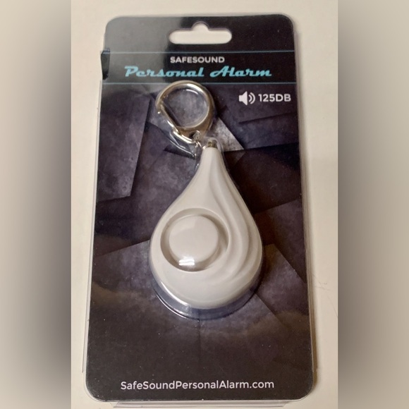 SAFESOUND 125 Decibel Personal Safety Emergency Alarm Keychain - Picture 2 of 8